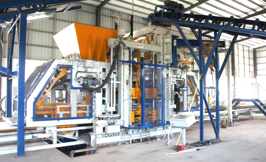 ക്വാൻഗോങ് ബ്രിക്ക് മെഷീനുകൾ ദക്ഷിണ ചൈനയിൽ തങ്ങളുടെ മുദ്ര പതിപ്പിക്കുന്നു - ഒരു യന്ത്രം കൈകാര്യം ചെയ്യുന്ന വജ്രത്തിൻ്റെ ആകൃതിയിലുള്ള ഇഷ്ടികകൾ